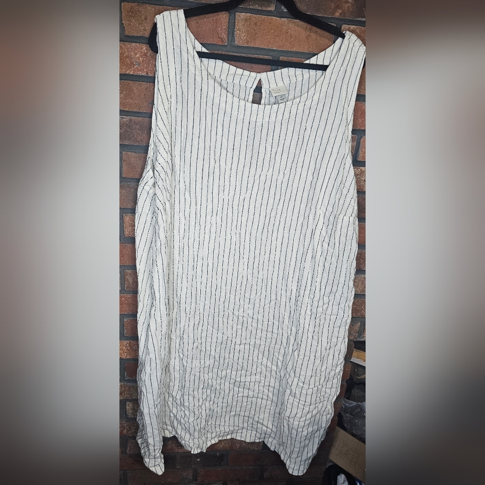 A new day white and black pocket striped dress